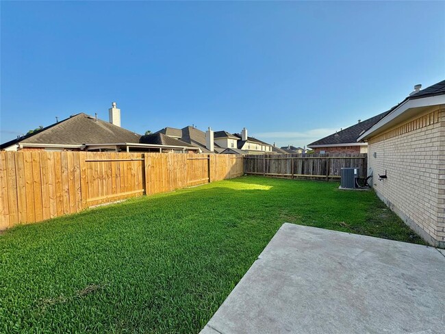 Building Photo - 10606 Acacia Forest tr