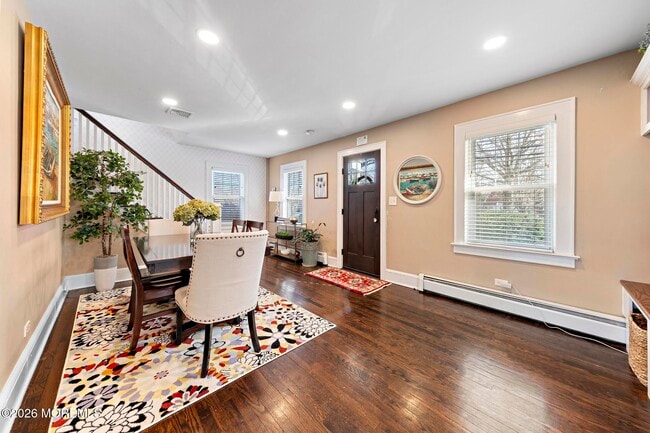 Building Photo - 49 Jackson St