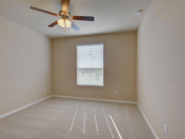 Building Photo - 421 Epiphany Ln