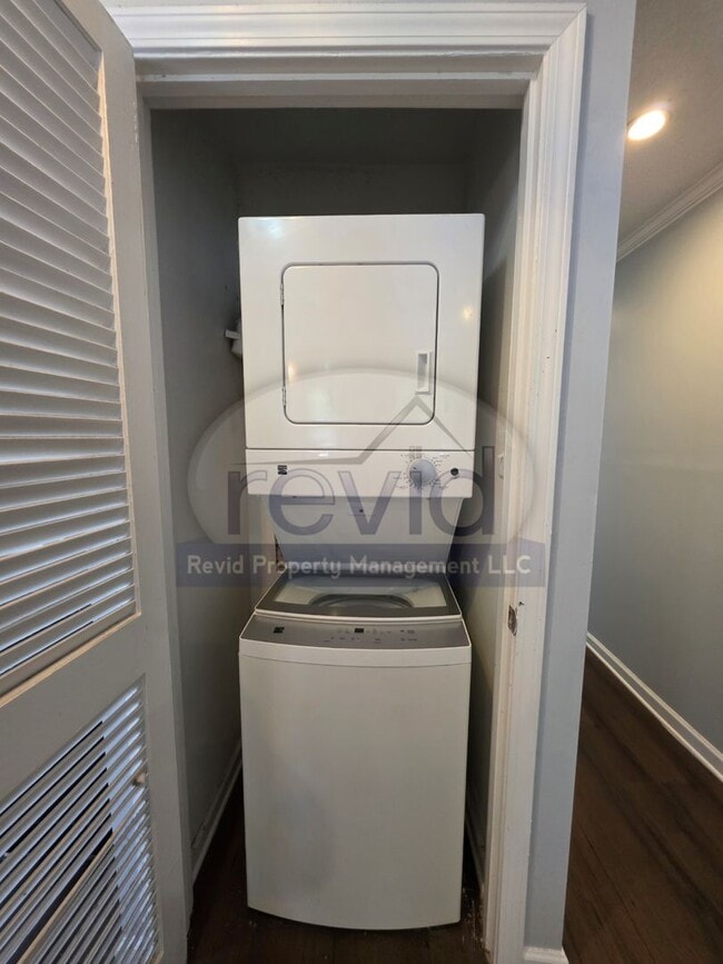 Building Photo - 36 N Auburndale St