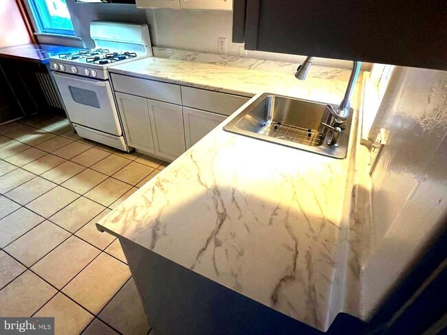 Building Photo - 4608 W Virginia Ave