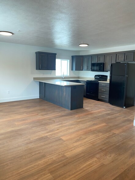 Building Photo - 640 Lincoln St