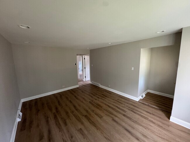 Building Photo - 14514 Minerva Ave