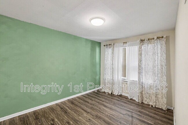 Building Photo - 3638 Genessee St