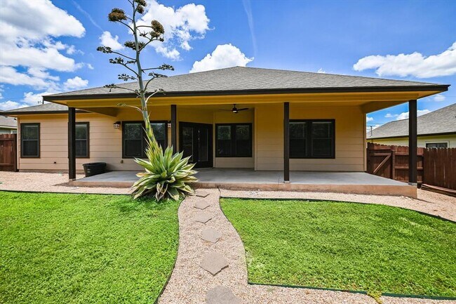 Building Photo - 14711 Longbranch Dr