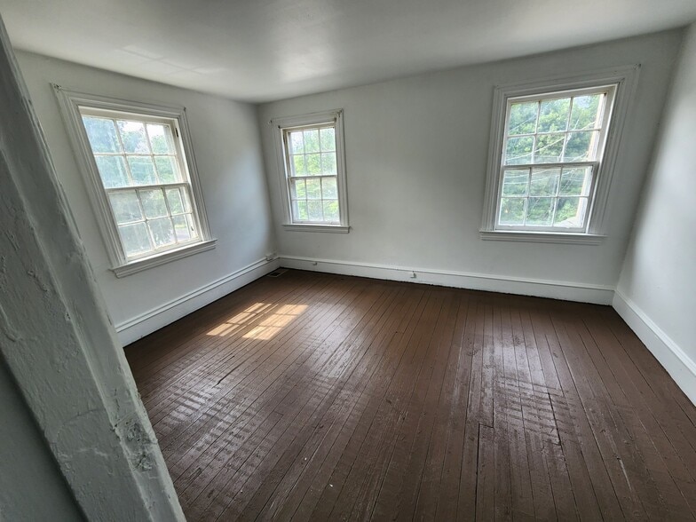 Building Photo - 1810 Olive St