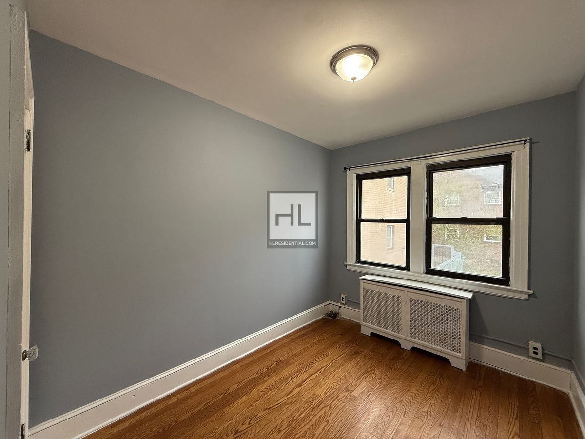 Building Photo - FOREST AVENUE