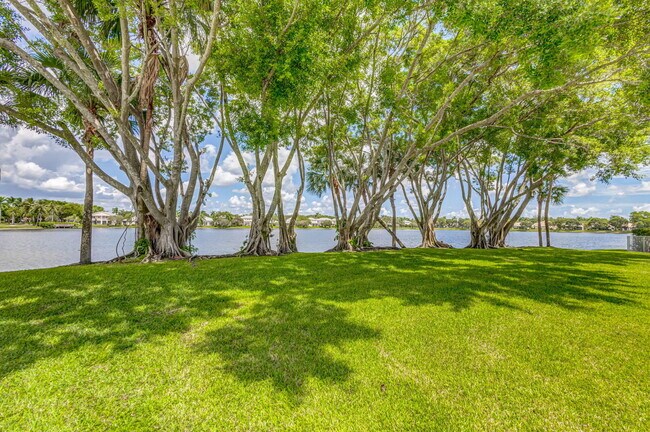 Building Photo - 1891 Oak Berry Cir