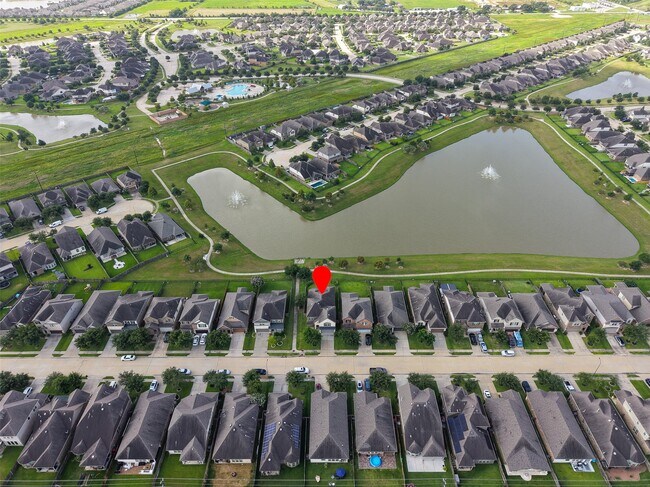 Building Photo - 24603 Royal Pike Dr