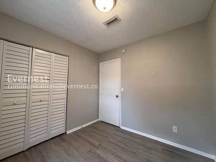 Building Photo - 6824 Rojo Ct