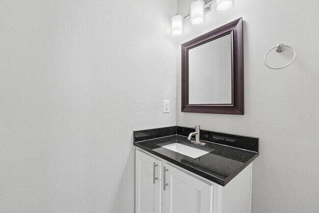 Building Photo - 7621 Lorimar Dr