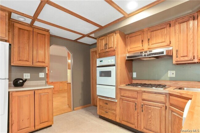 Building Photo - 4 1st St