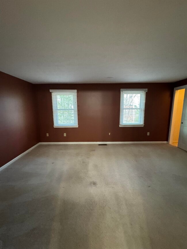 Building Photo - 16 Highbridge Hill Rd