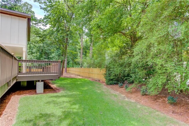 Building Photo - 770 Crest Valley Dr NW