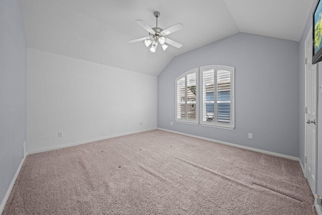 Building Photo - 1523 Cook St