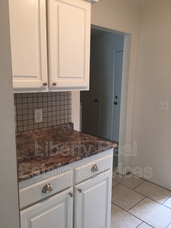 Building Photo - 901 Olmstead Dr