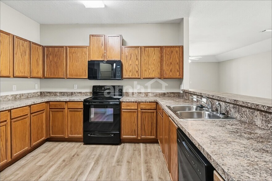 Building Photo - 12107 Hayden Lakes Cir