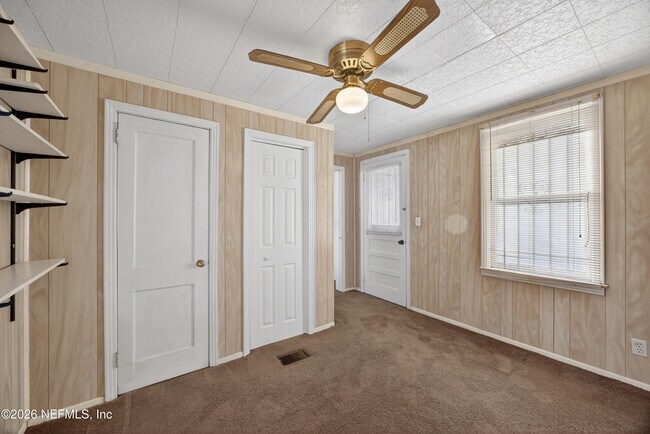 Building Photo - 345 E 44th St