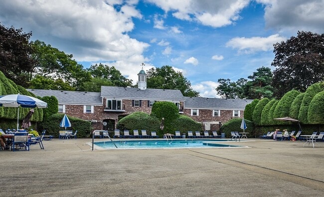 Building Photo - 1107 Windsor Dr N