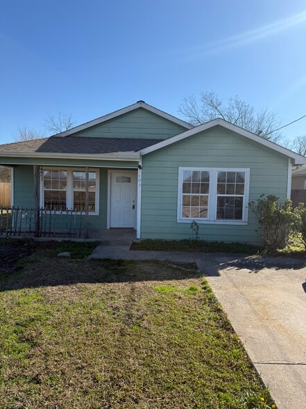 Building Photo - 2907 Dalton St