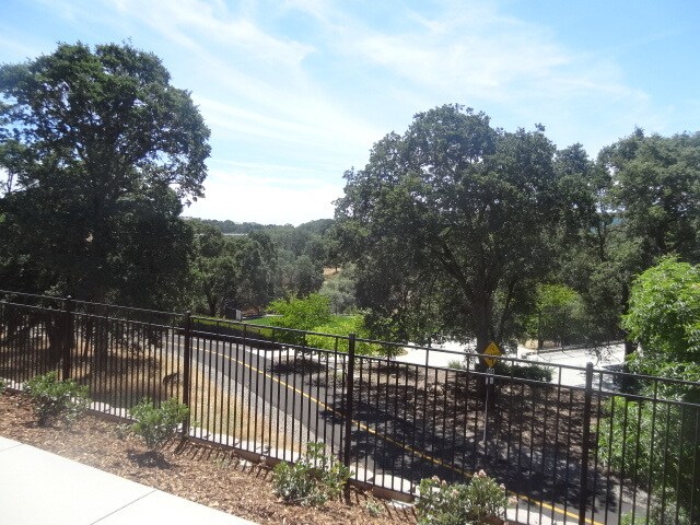 Building Photo - 2121 Pasqual Dr