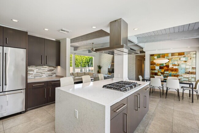 Building Photo - 1155 E Paseo El Mirador