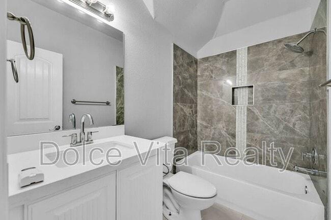 Building Photo - 10613 N 24th St