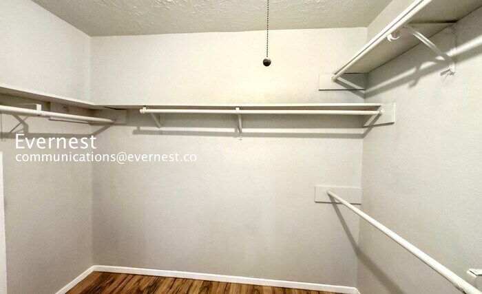 Building Photo - 2315 Hampton Rd