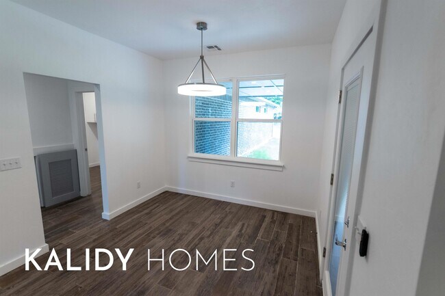 Building Photo - 1679 Kalidy Dr