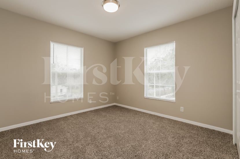 Building Photo - 228 Drawbridge Ln