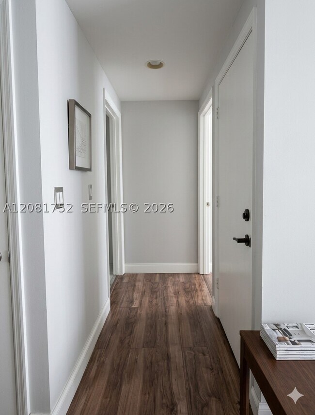 Building Photo - 500 Brickell Ave