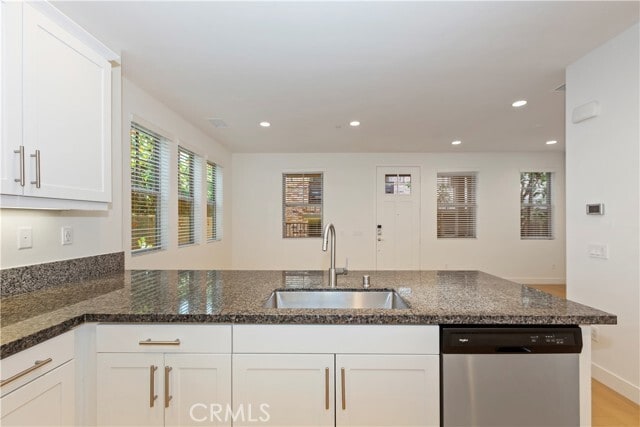 Building Photo - 568 Granite St