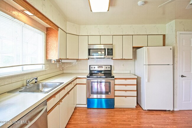 Building Photo - 2A Bristol Ct