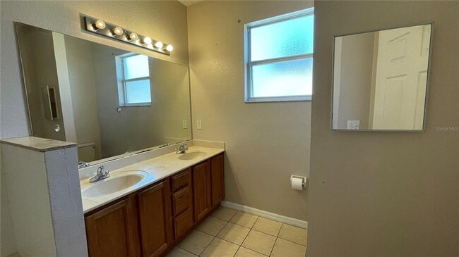 Building Photo - 506 Parsley Ct