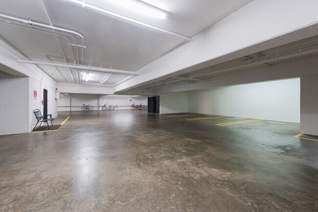 Building Photo - 730 Esplanade