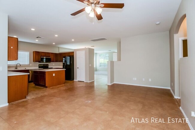 Building Photo - Beautiful 3 Bed/2 Bath in San Tan Valley -...