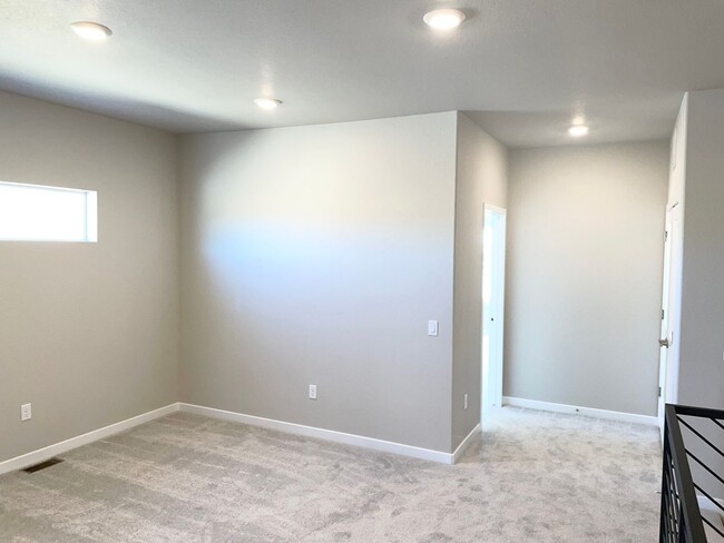 Building Photo - 2 Year Old Townhome w/ All the Bells and W...