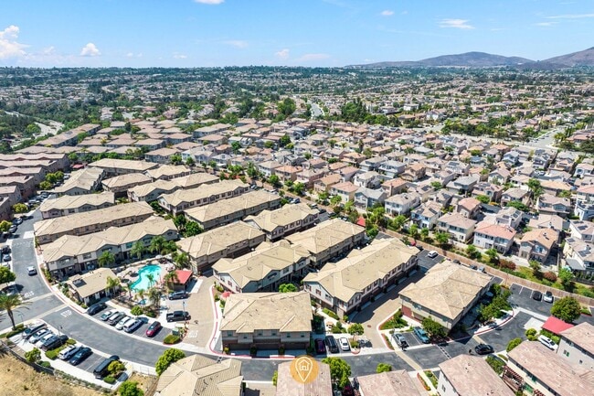 Building Photo - Townhome in the Lakepointe Point Community!