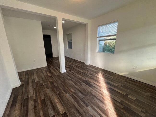 Building Photo - 1222 SE 10th St