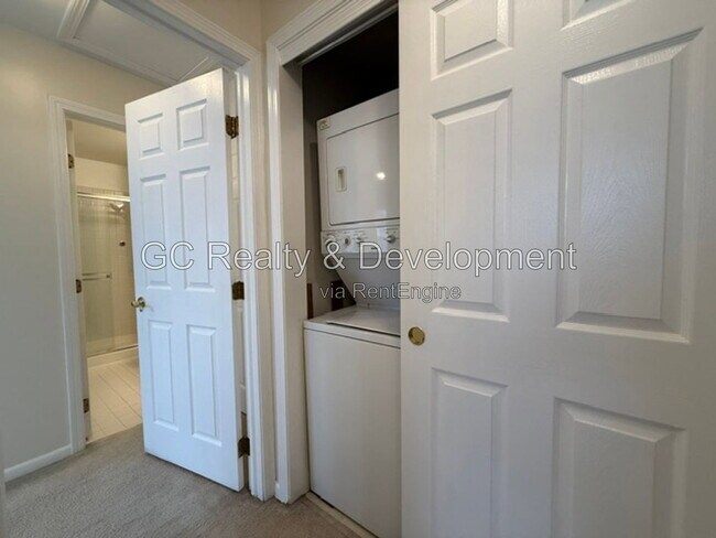 Building Photo - 110 Allerton Dr