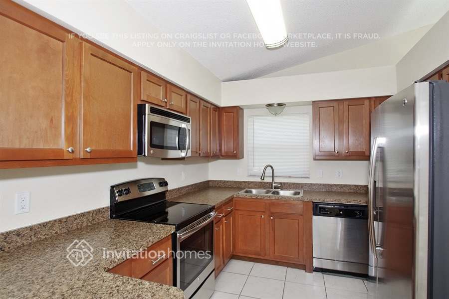 Building Photo - 3167 Windchime Cir S