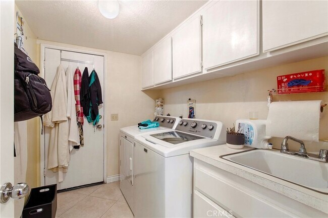 Building Photo - 28921 Via Pasatiempo