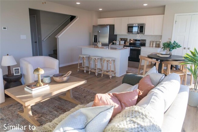 Building Photo - COMING SOON!! 3 Bed, 2.5 Bat in Pella