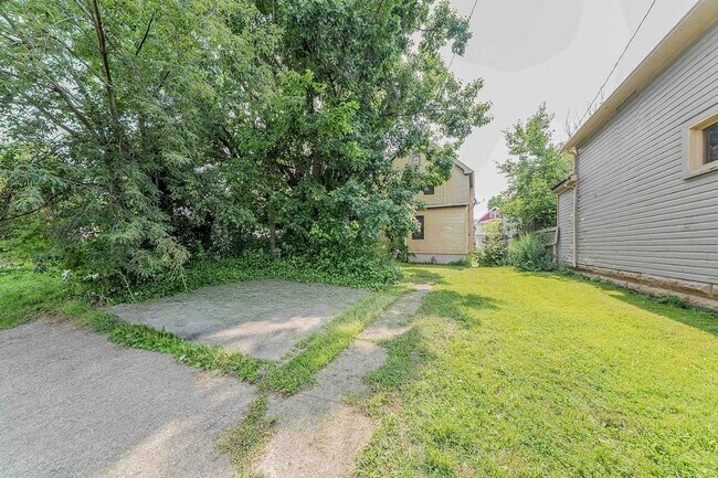 Building Photo - 3484 W 58th St