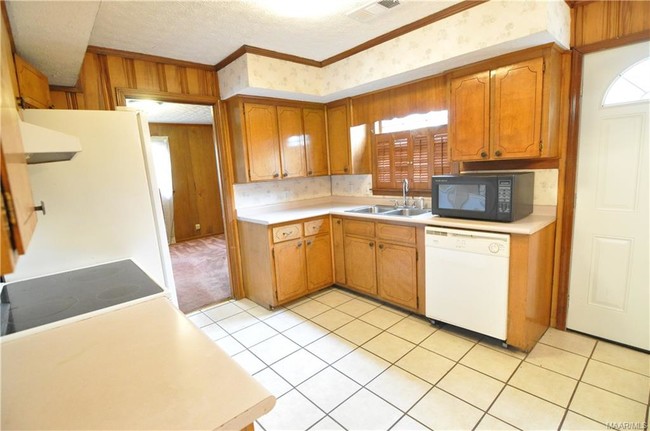 Building Photo - 5758 Carriage Hills Dr