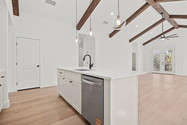 Building Photo - 21679 High Dr