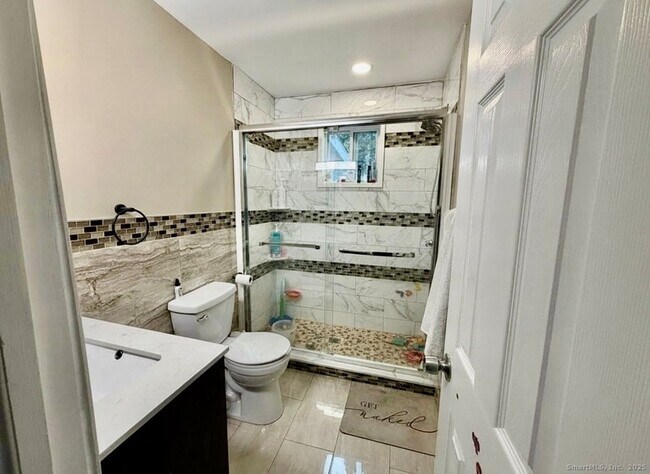 Building Photo - 3 Donna Dr