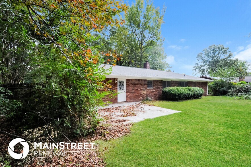 Building Photo - 1675 Dogwood Trail