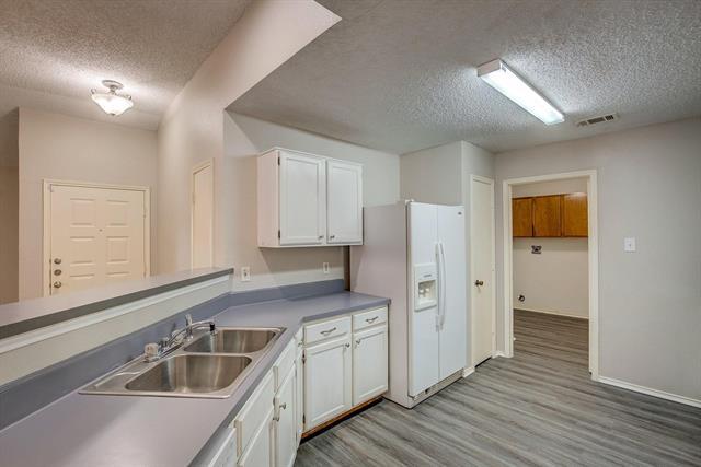 Building Photo - 406 Valley Spring Dr