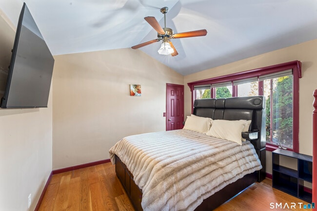 Building Photo - 75 Eureka Ave